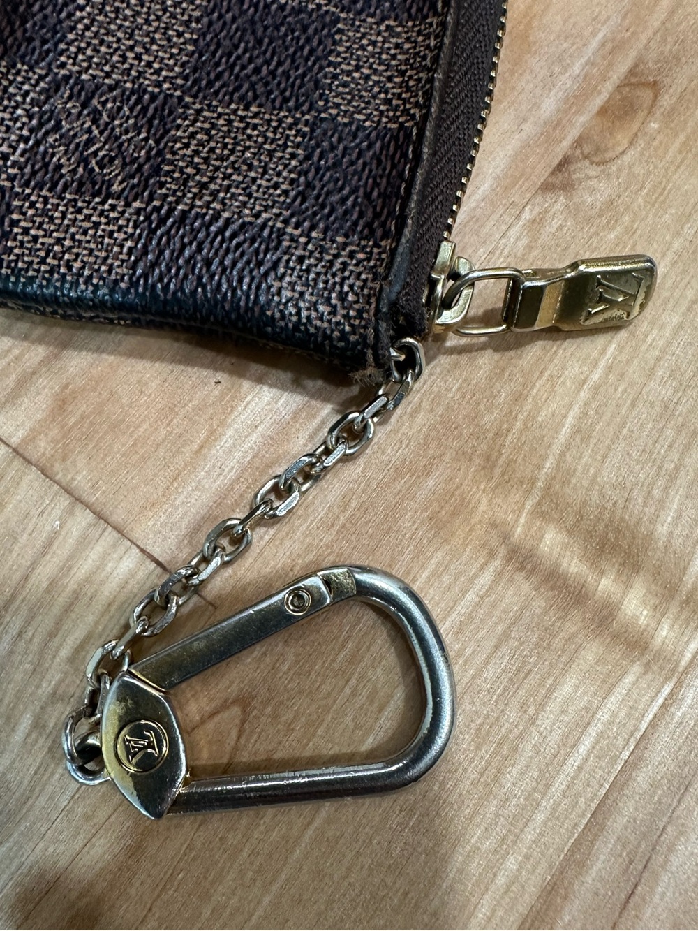 Louis Vuitton Damier Ebene Key Pouch; Pre-loved - Picture 3 of 11